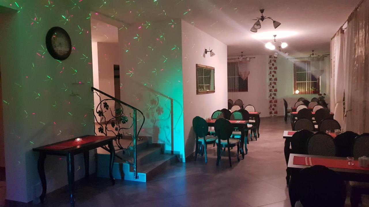 Potok 5 Otel Zloczew Dış mekan fotoğraf