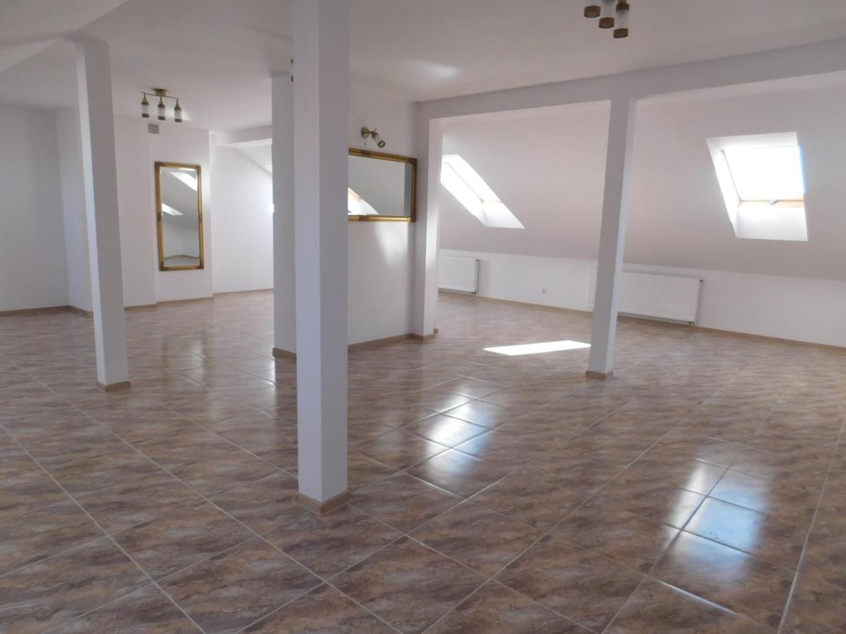 Potok 5 Otel Zloczew Dış mekan fotoğraf