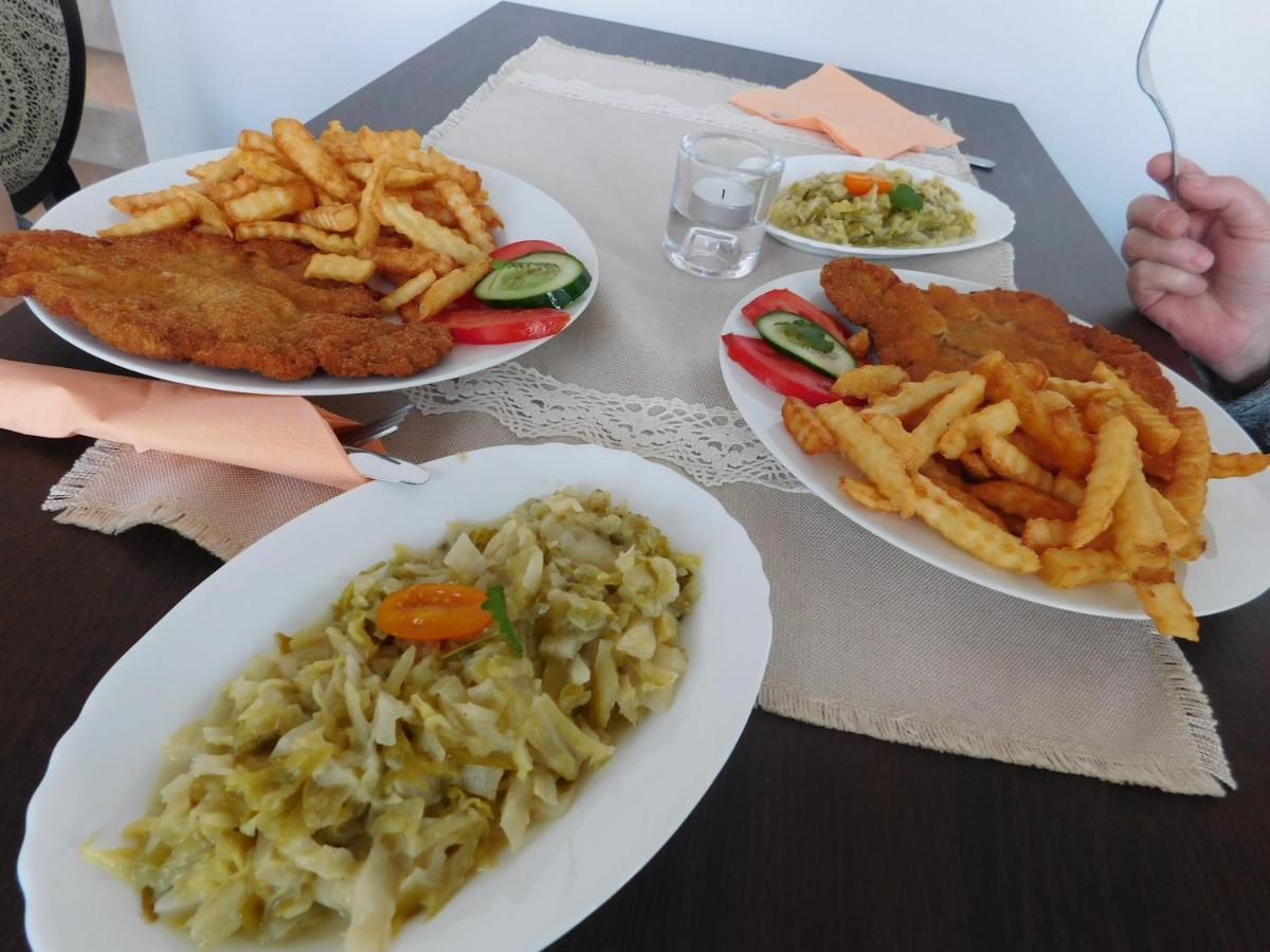 Potok 5 Otel Zloczew Dış mekan fotoğraf